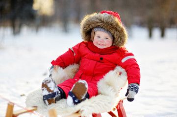 Как выбрать первую зимнюю обувь малышу