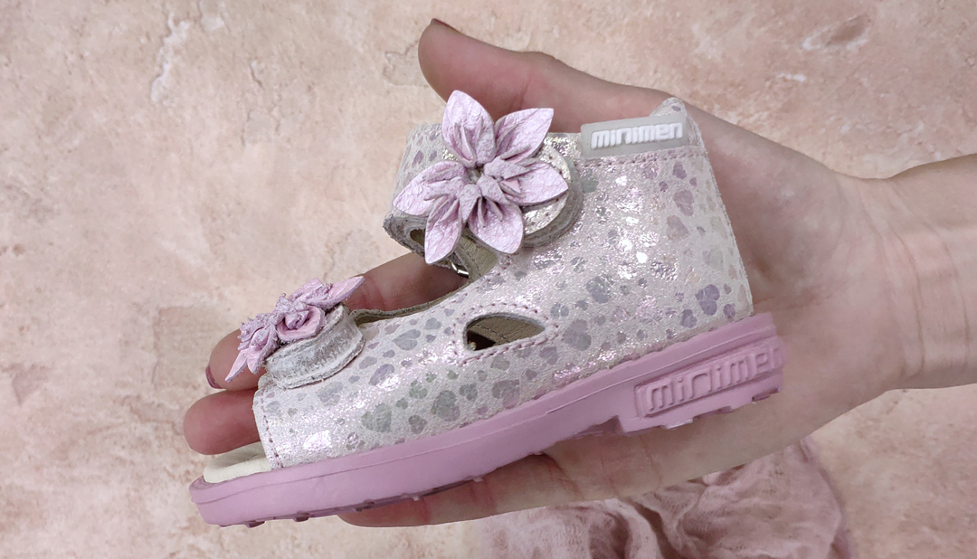 Маленькие босоножки 17 размера с каблуком Томаса для девочек в магазине летней обуви Sole Kids